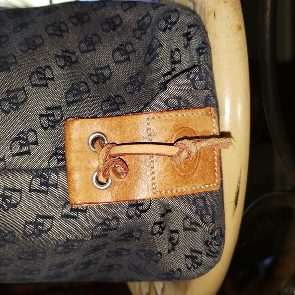 💘🖤💘 DOONEY & BOURKE KHAKI SIGNATURE MONOGRAM JACQUARD TASSEL DRAWSTRING BAG - Picture 13 of 15